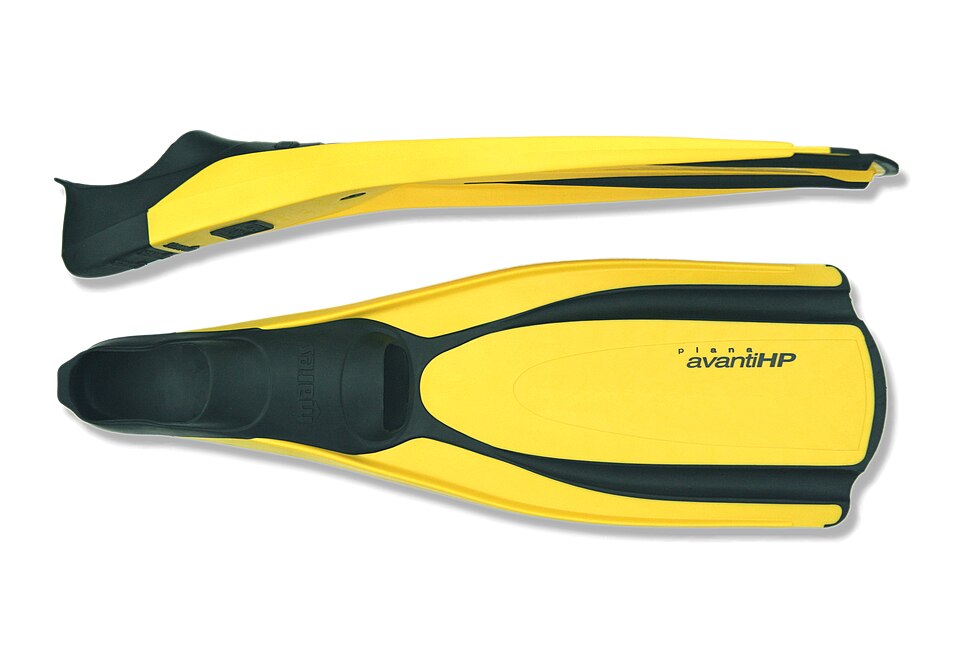 Real photograph of yellow and black swim fins, dated April 22, 2006, used as equipment context.